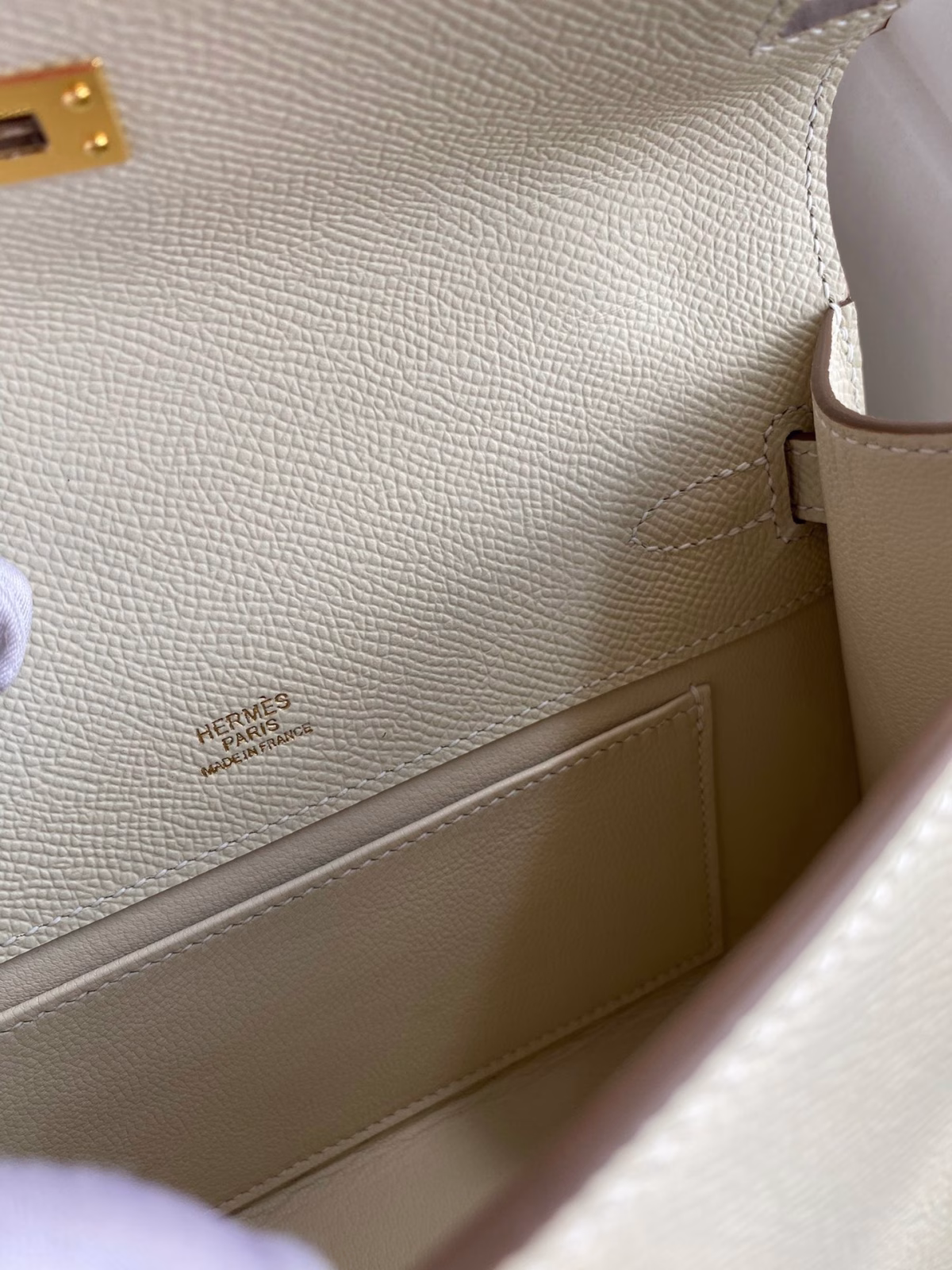 Hermes Kelly Pochette Handmade Bag In Craie Epsom Calfskin - Image 5