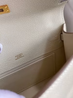Hermes Kelly Pochette Handmade Bag In Craie Epsom Calfskin - Image 5