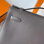 Hermes Kelly Pochette Handmade Bag In Etain Epsom Calfskin - Image 2
