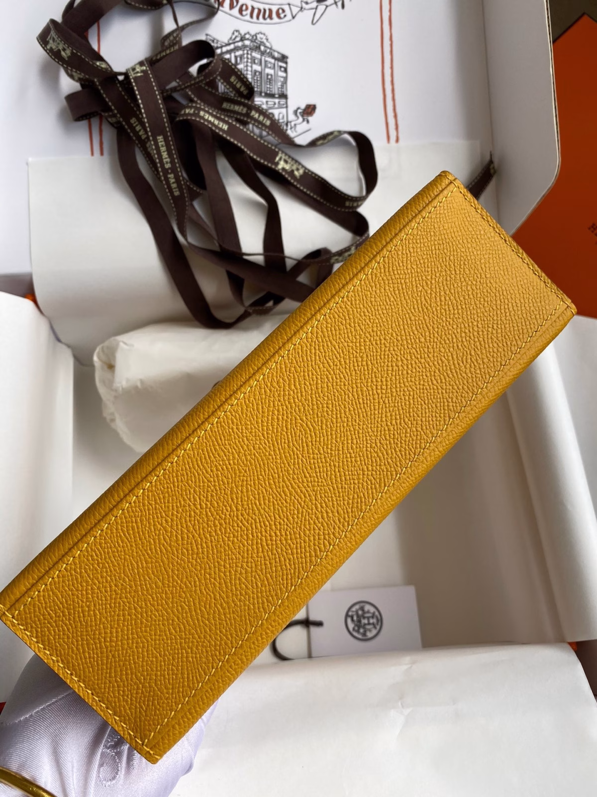 Hermes Kelly Pochette Handmade Bag In Jaune Ambre Epsom Calfskin - Image 3