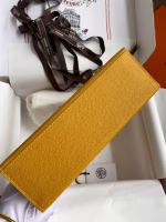 Hermes Kelly Pochette Handmade Bag In Jaune Ambre Epsom Calfskin - Image 3