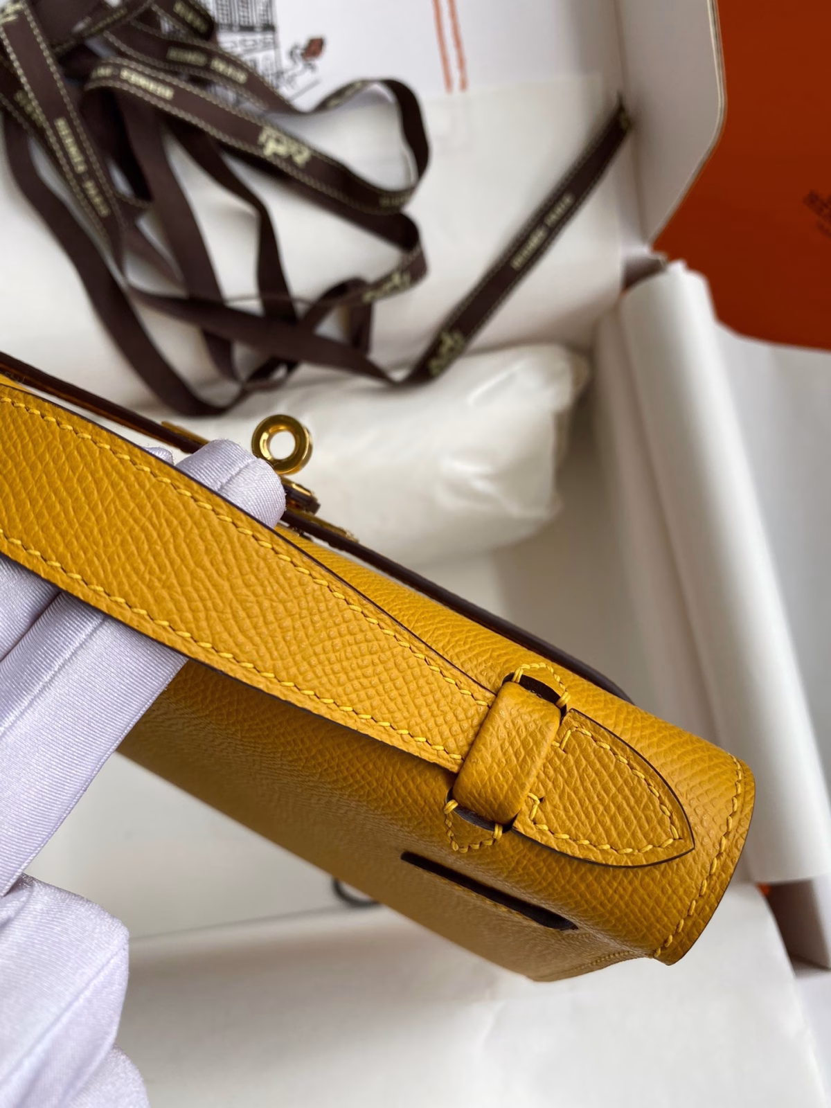 Hermes Kelly Pochette Handmade Bag In Jaune Ambre Epsom Calfskin - Image 4