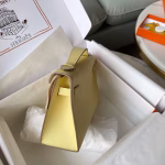 Hermes Kelly Pochette Handmade Bag In Jaune Poussin Epsom Calfskin - Image 2