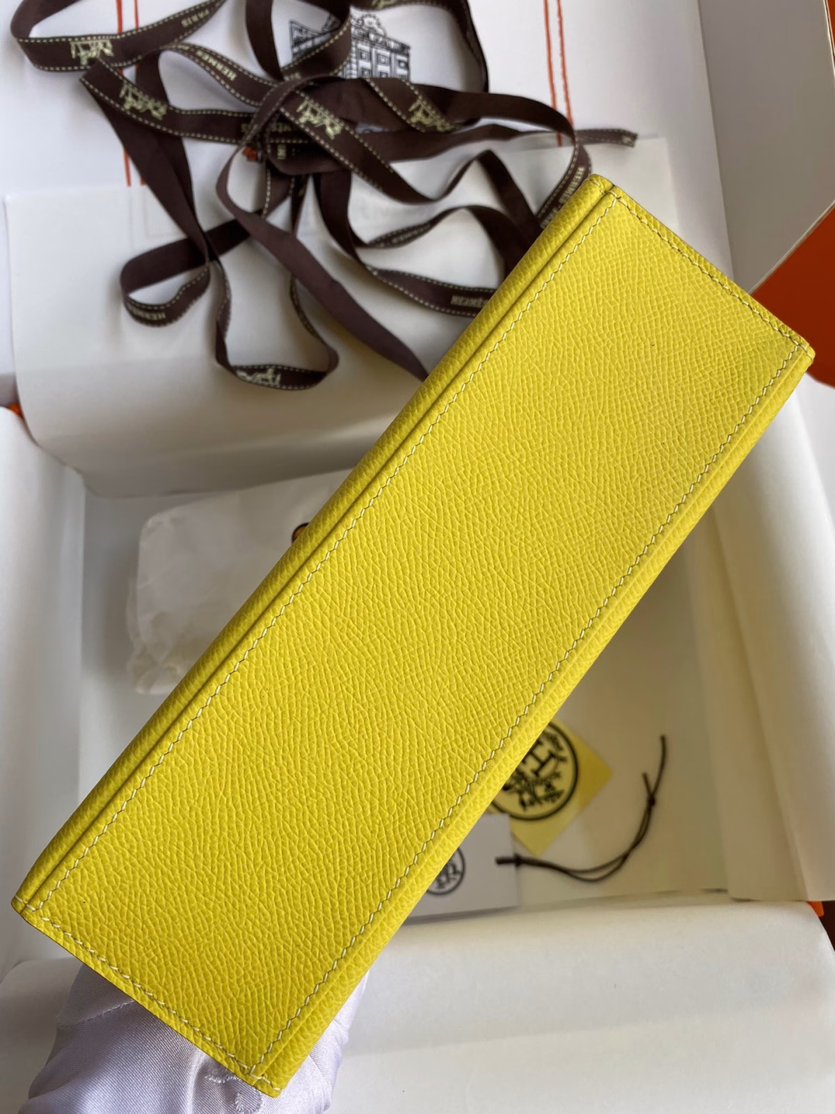 Hermes Kelly Pochette Handmade Bag In Lime Epsom Calfskin - Image 7