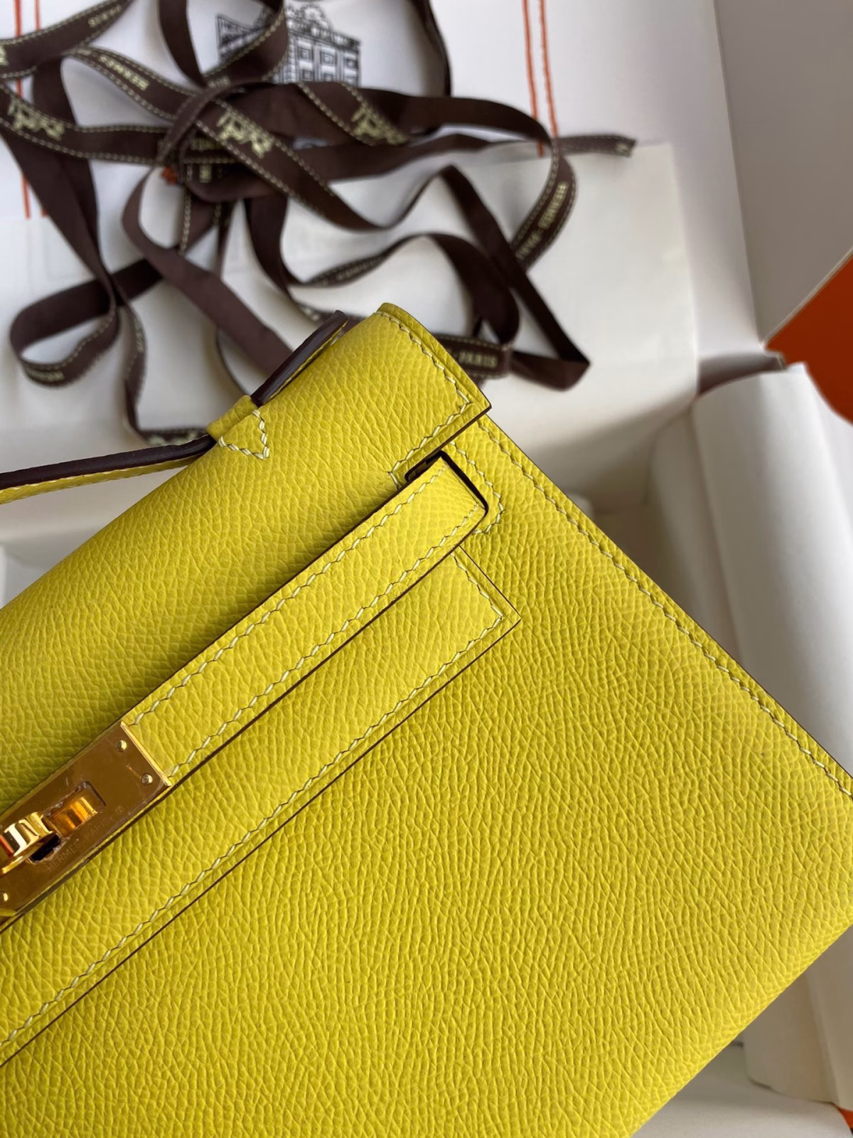Hermes Kelly Pochette Handmade Bag In Lime Epsom Calfskin - Image 8