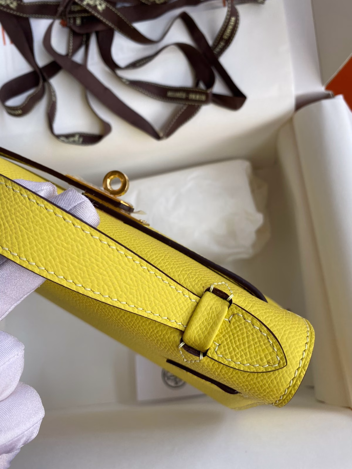 Hermes Kelly Pochette Handmade Bag In Lime Epsom Calfskin - Image 2