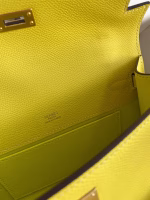 Hermes Kelly Pochette Handmade Bag In Lime Epsom Calfskin - Image 5
