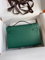 Hermes Kelly Pochette Handmade Bag In Malachite Epsom Calfskin - Image 6