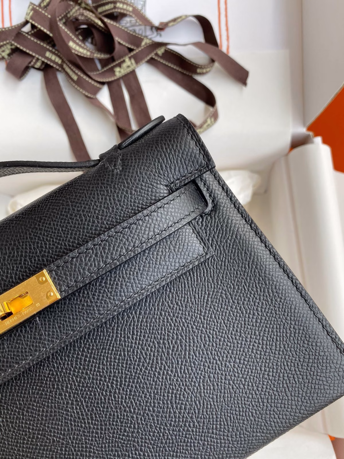 Hermes Kelly Pochette Handmade Bag In Black Epsom Calfskin - Image 8