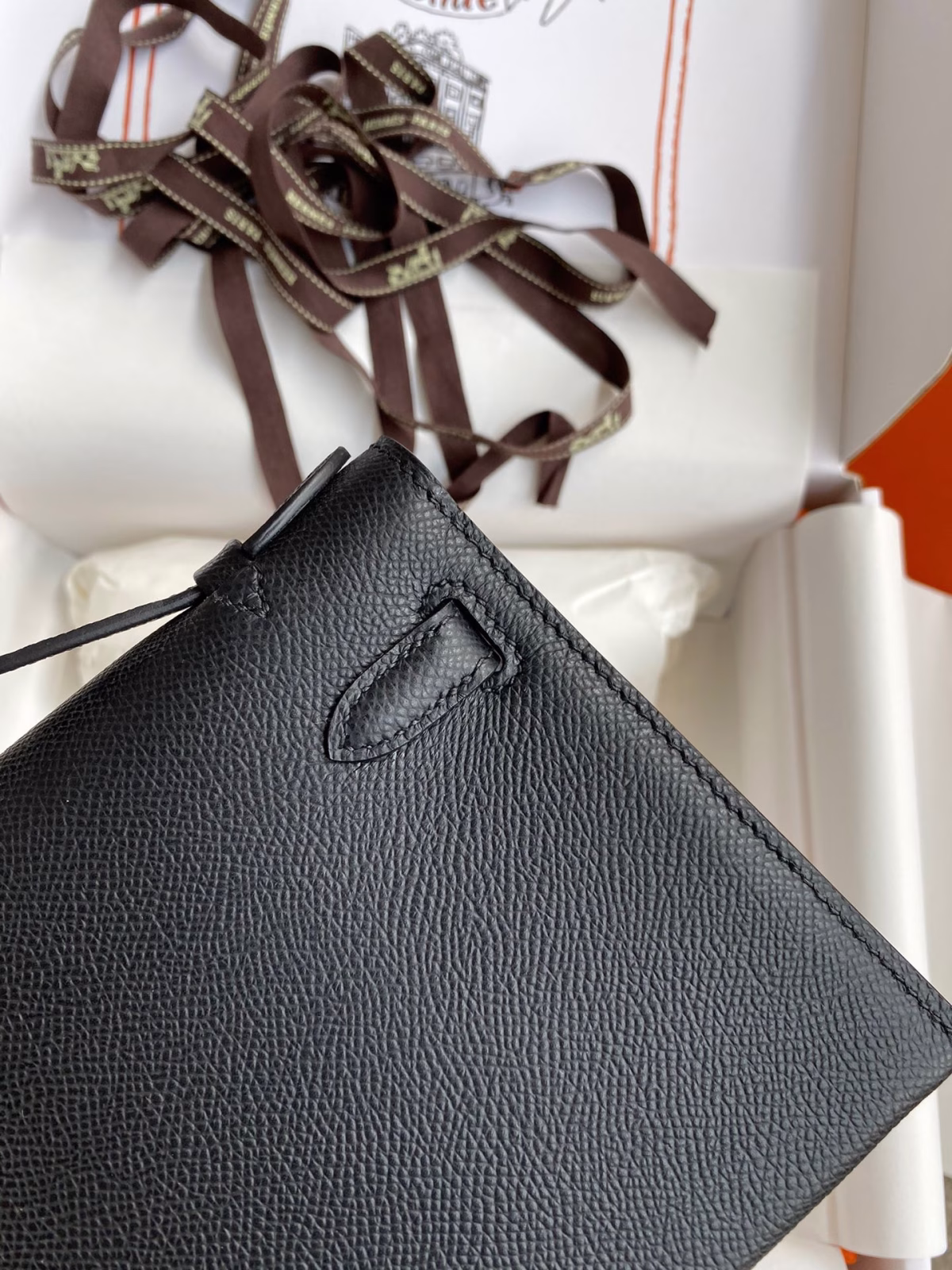 Hermes Kelly Pochette Handmade Bag In Black Epsom Calfskin - Image 9