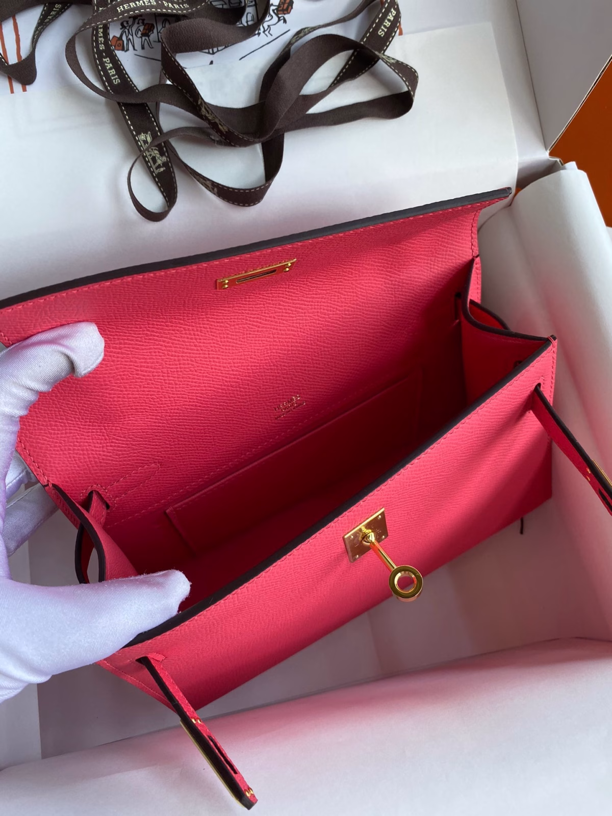 Hermes Kelly Pochette Handmade Bag In Rose Lipstick Epsom Calfskin - Image 4