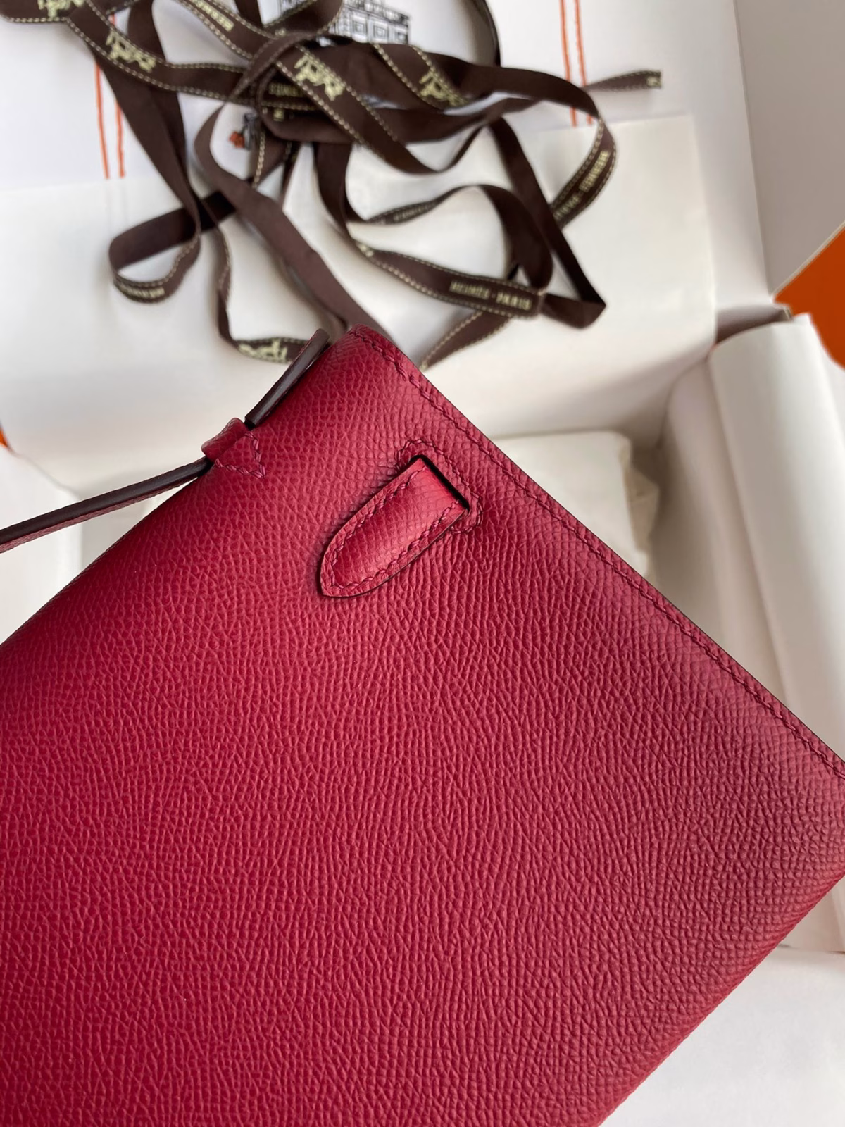 Hermes Kelly Pochette Handmade Bag In Ruby Epsom Calfskin - Image 2