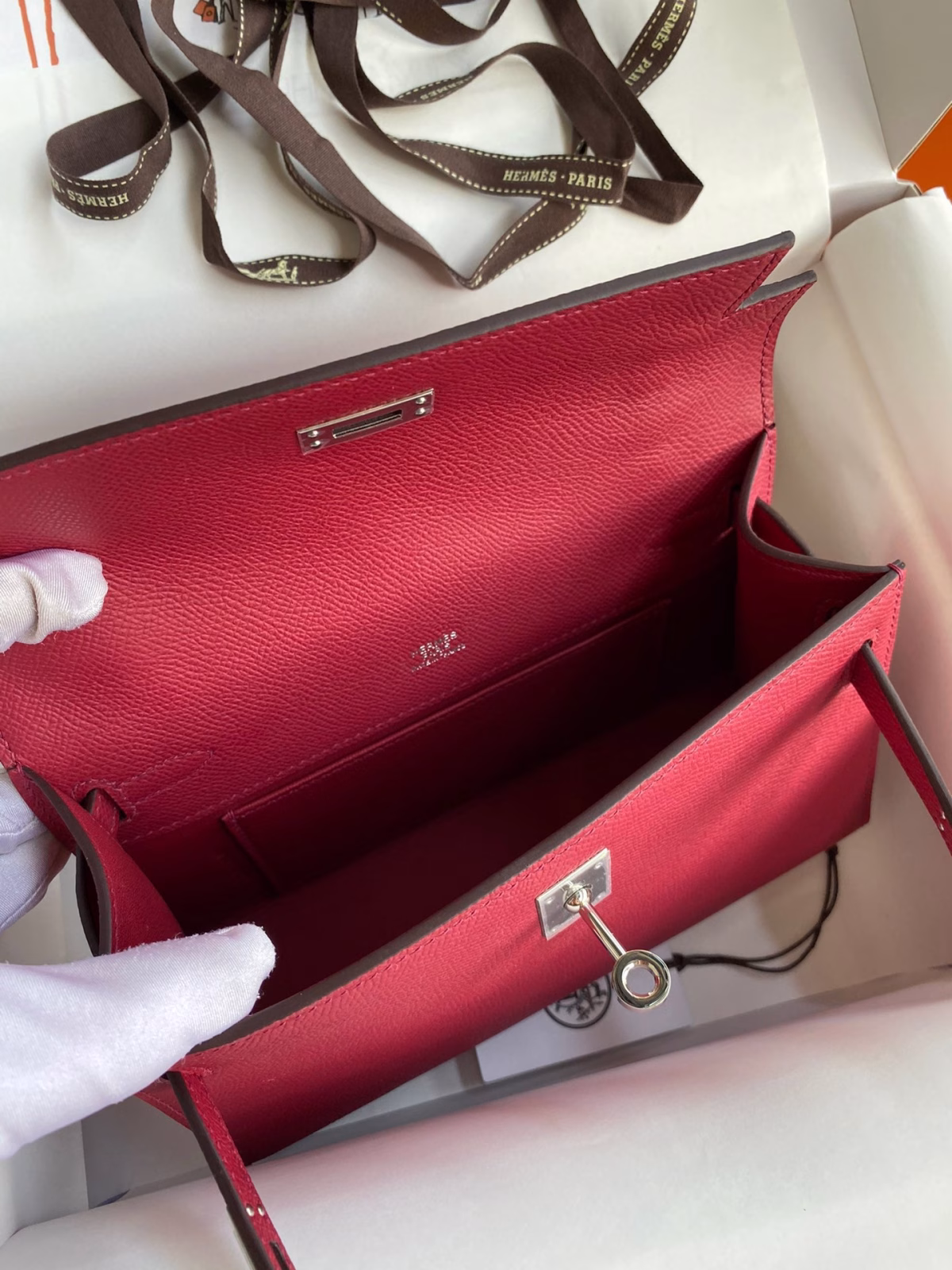 Hermes Kelly Pochette Handmade Bag In Ruby Epsom Calfskin - Image 5