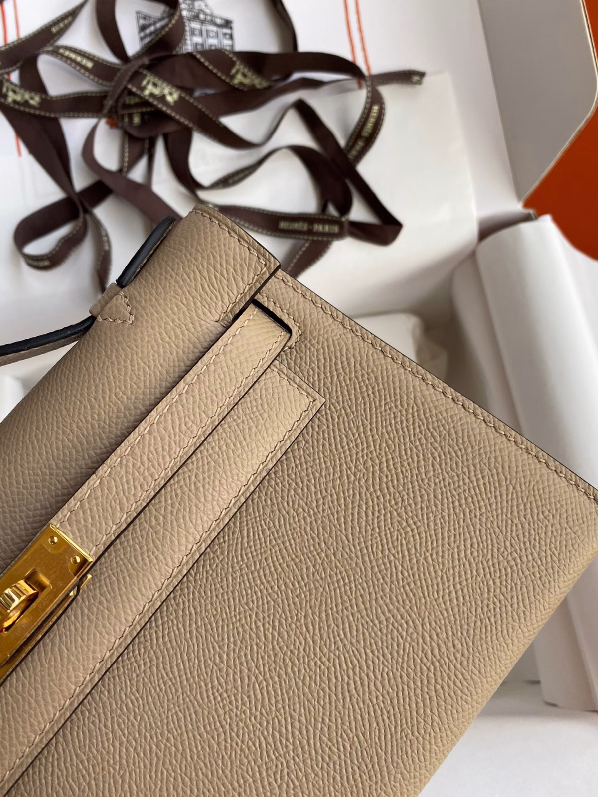 Hermes Kelly Pochette Handmade Bag In Trench Epsom Calfskin - Image 8