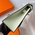 Hermes Kelly Pochette Handmade Bag In Vert Fizz Epsom Calfskin - Image 4