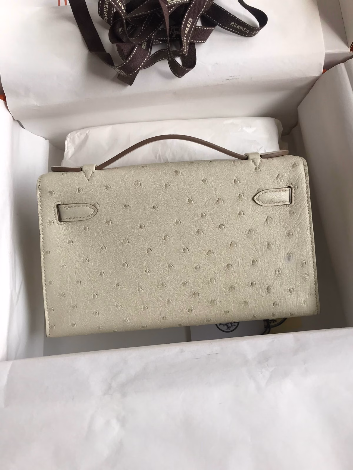 Hermes Kelly Pochette Handmade Bag In Beton Ostrich Leather - Image 6