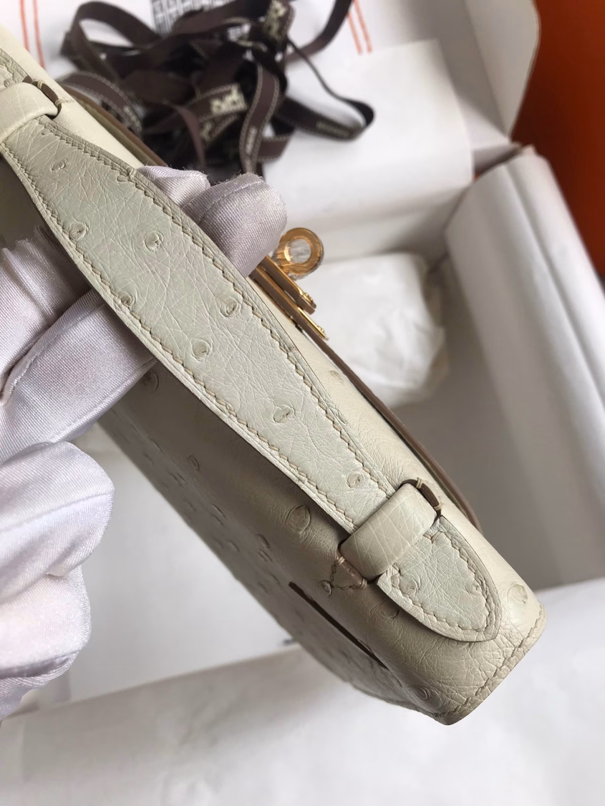 Hermes Kelly Pochette Handmade Bag In Beton Ostrich Leather - Image 2