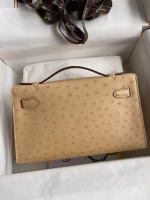 Hermes Kelly Pochette Handmade Bag In Chai Ostrich Leather - Image 6