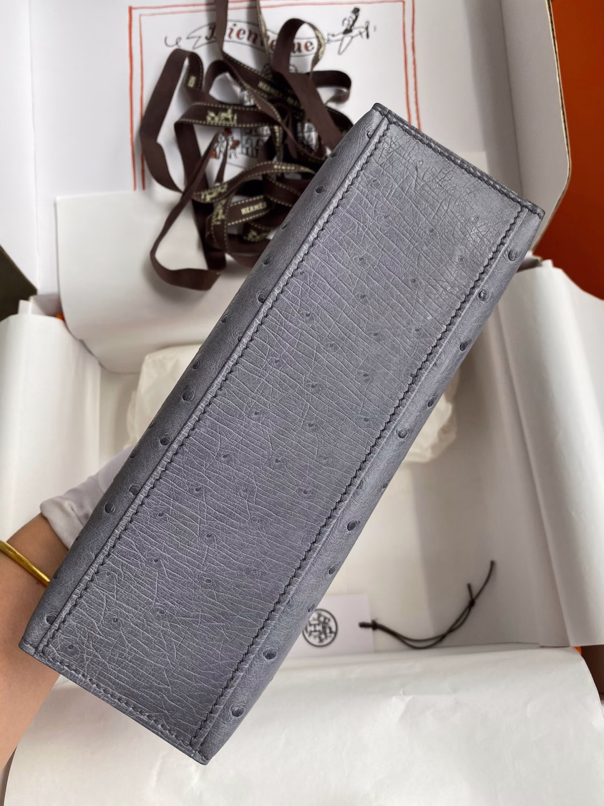 Hermes Kelly Pochette Handmade Bag In Gris Agate Ostrich Leather - Image 7