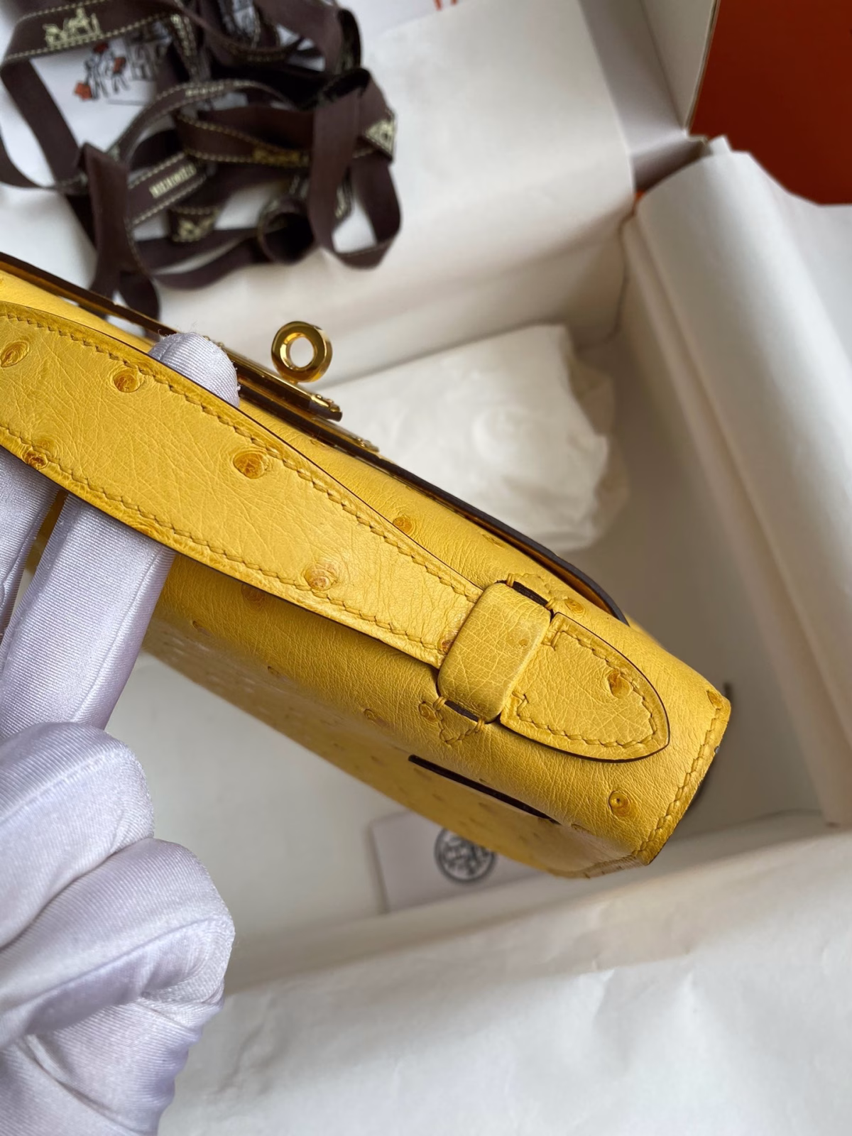 Hermes Kelly Pochette Handmade Bag In Jaune Ambre Ostrich Leather - Image 3