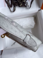 Hermes Kelly Pochette Handmade Bag In Pearl Grey Ostrich Leather - Image 2