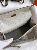 Hermes Kelly Pochette Handmade Bag In Pearl Grey Ostrich Leather - Image 4