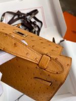Hermes Kelly Pochette Handmade Bag In Sesame Ostrich Leather - Image 4
