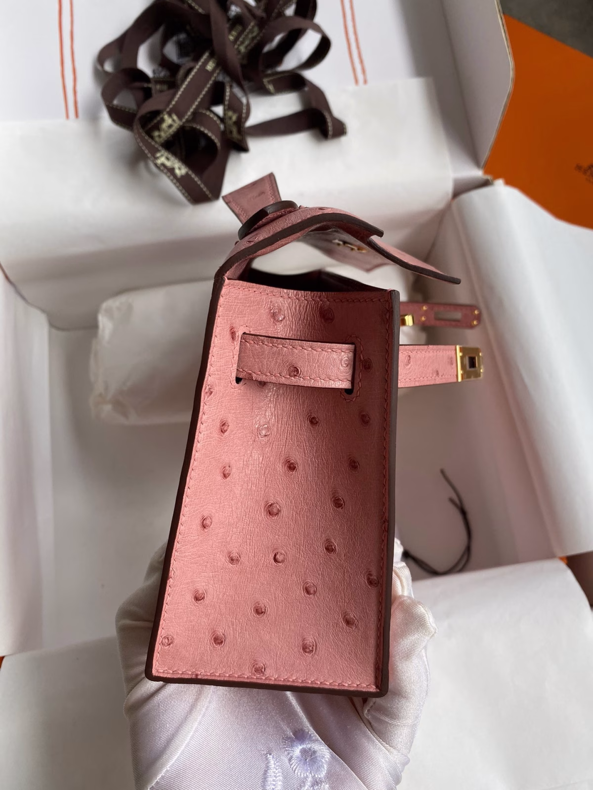 Hermes Kelly Pochette Handmade Bag In Terre Cuite Ostrich Leather - Image 3