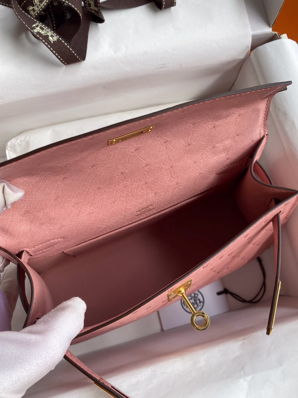 Hermes Kelly Pochette Handmade Bag In Terre Cuite Ostrich Leather - Image 4