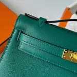 Hermes Kelly Pochette Handmade Bag In Malachite Swift Calfskin - Image 9