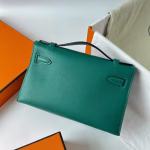Hermes Kelly Pochette Handmade Bag In Malachite Swift Calfskin - Image 8
