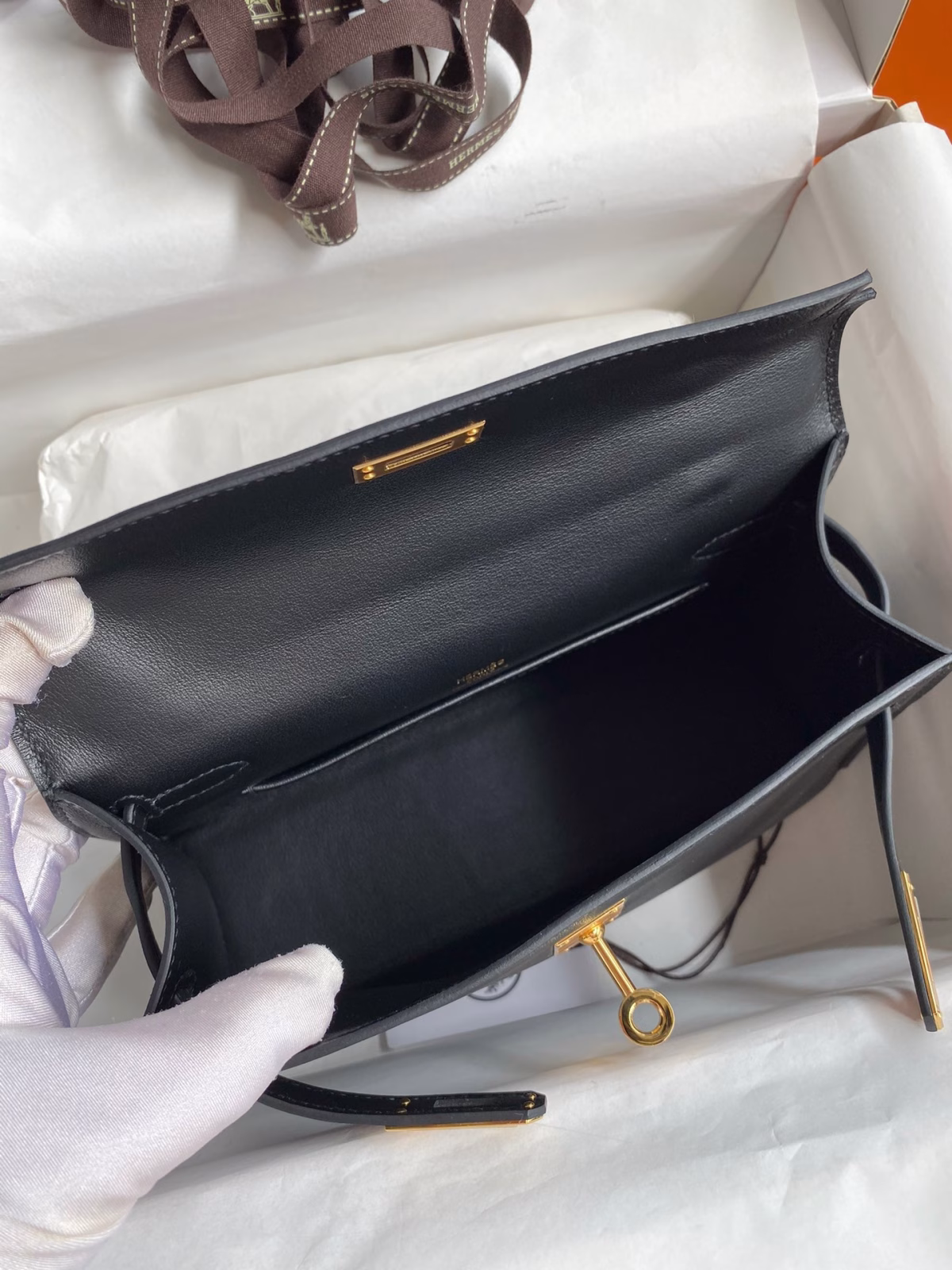 Hermes Kelly Pochette Handmade Bag In Black Swift Calfskin - Image 4