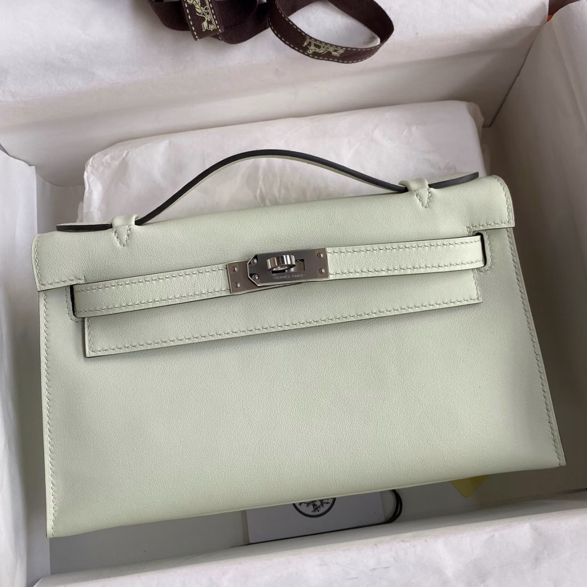 Hermes Kelly Pochette Handmade Bag In Vert Fizz Swift Calfskin - Image 1