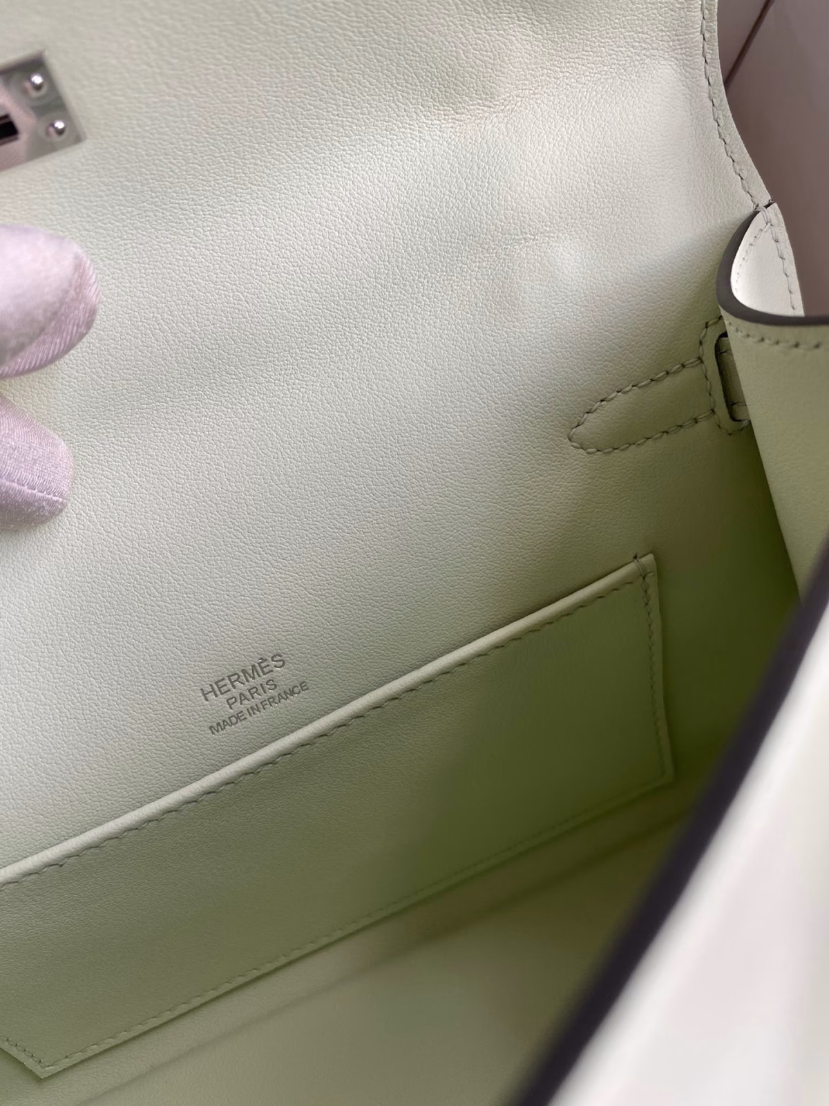 Hermes Kelly Pochette Handmade Bag In Vert Fizz Swift Calfskin - Image 9