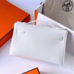 Hermes Kelly Pochette Handmade Bag In White Swift Calfskin - Image 7