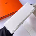Hermes Kelly Pochette Handmade Bag In White Swift Calfskin - Image 2
