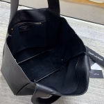 Saint Laurent Bea Tote Bag in Black Grained Leather - Image 7