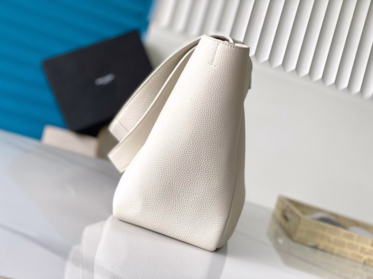 Saint Laurent LE 5 A 7 Bea Tote Bag in White Grained Leather - Image 6