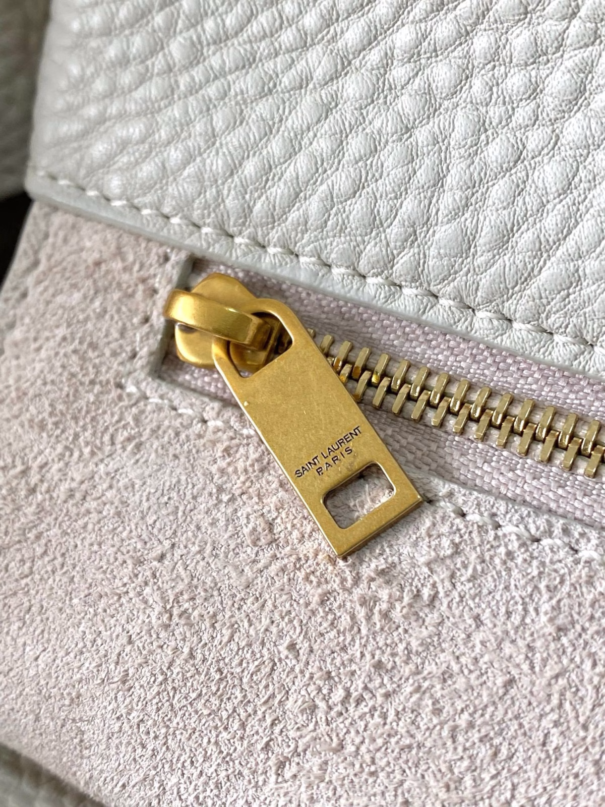 Saint Laurent LE 5 A 7 Bea Tote Bag in White Grained Leather - Image 4