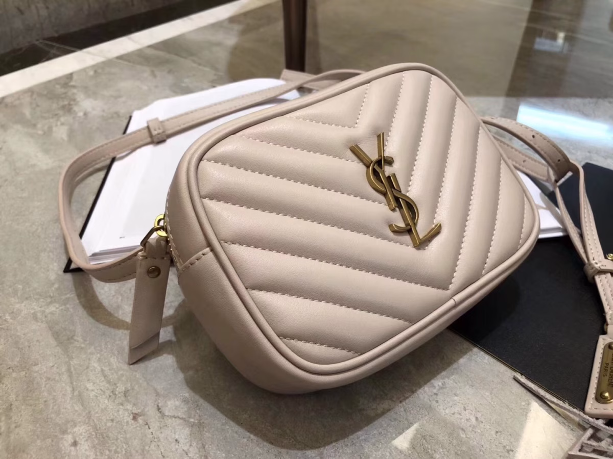 Saint Laurent Lou Belt Bag In Blanc Matelasse Leather - Image 3