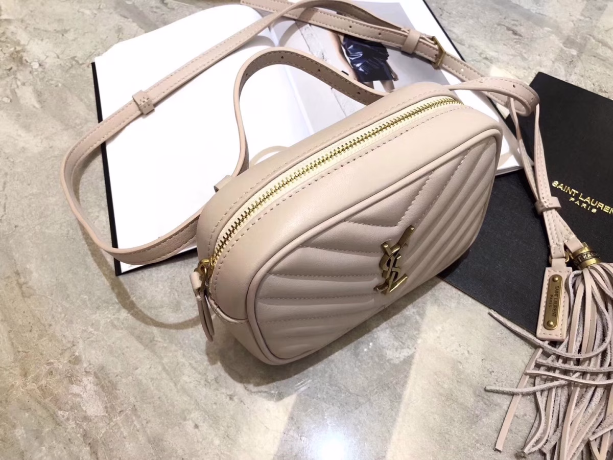 Saint Laurent Lou Belt Bag In Blanc Matelasse Leather - Image 6