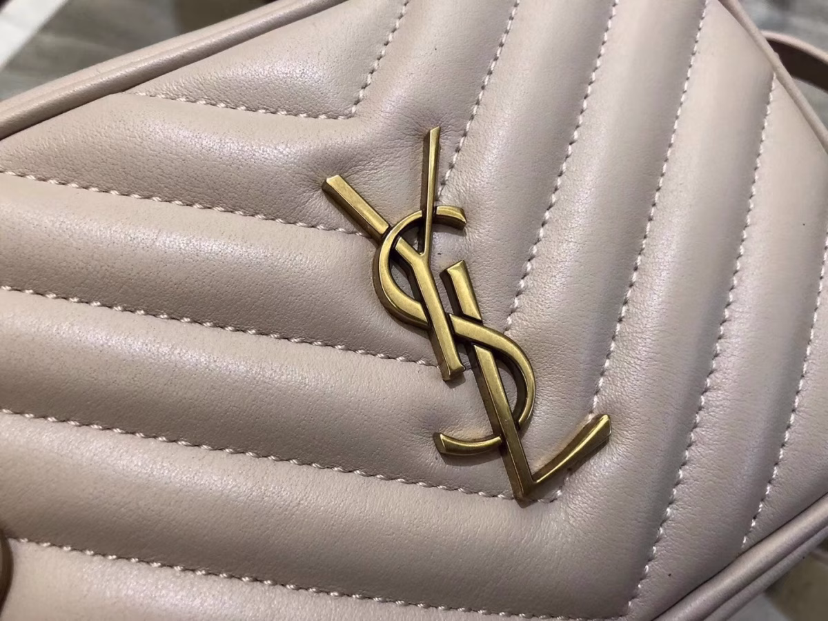 Saint Laurent Lou Belt Bag In Blanc Matelasse Leather - Image 4