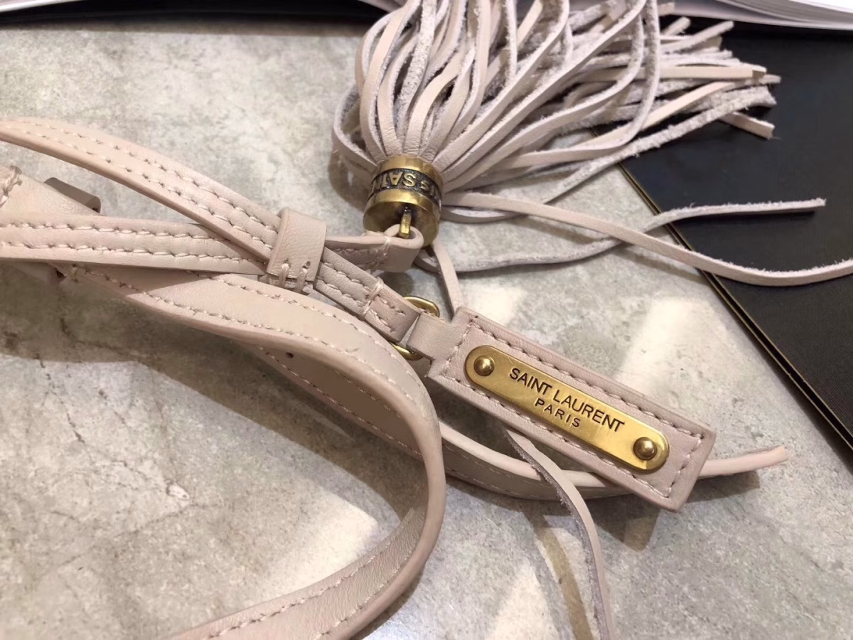Saint Laurent Lou Belt Bag In Blanc Matelasse Leather - Image 5
