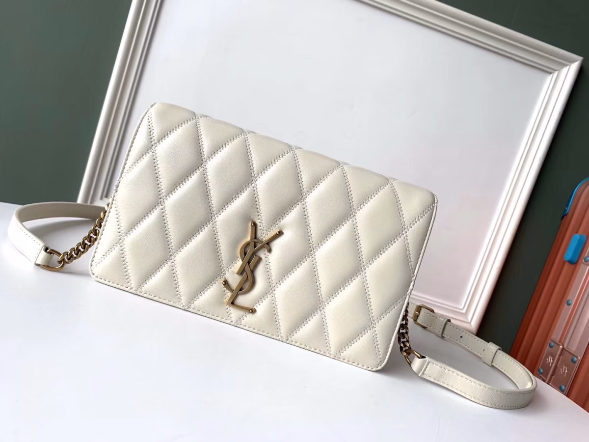 Saint Laurent Angie Chain Bag In White Diamond Lambskin - Image 4