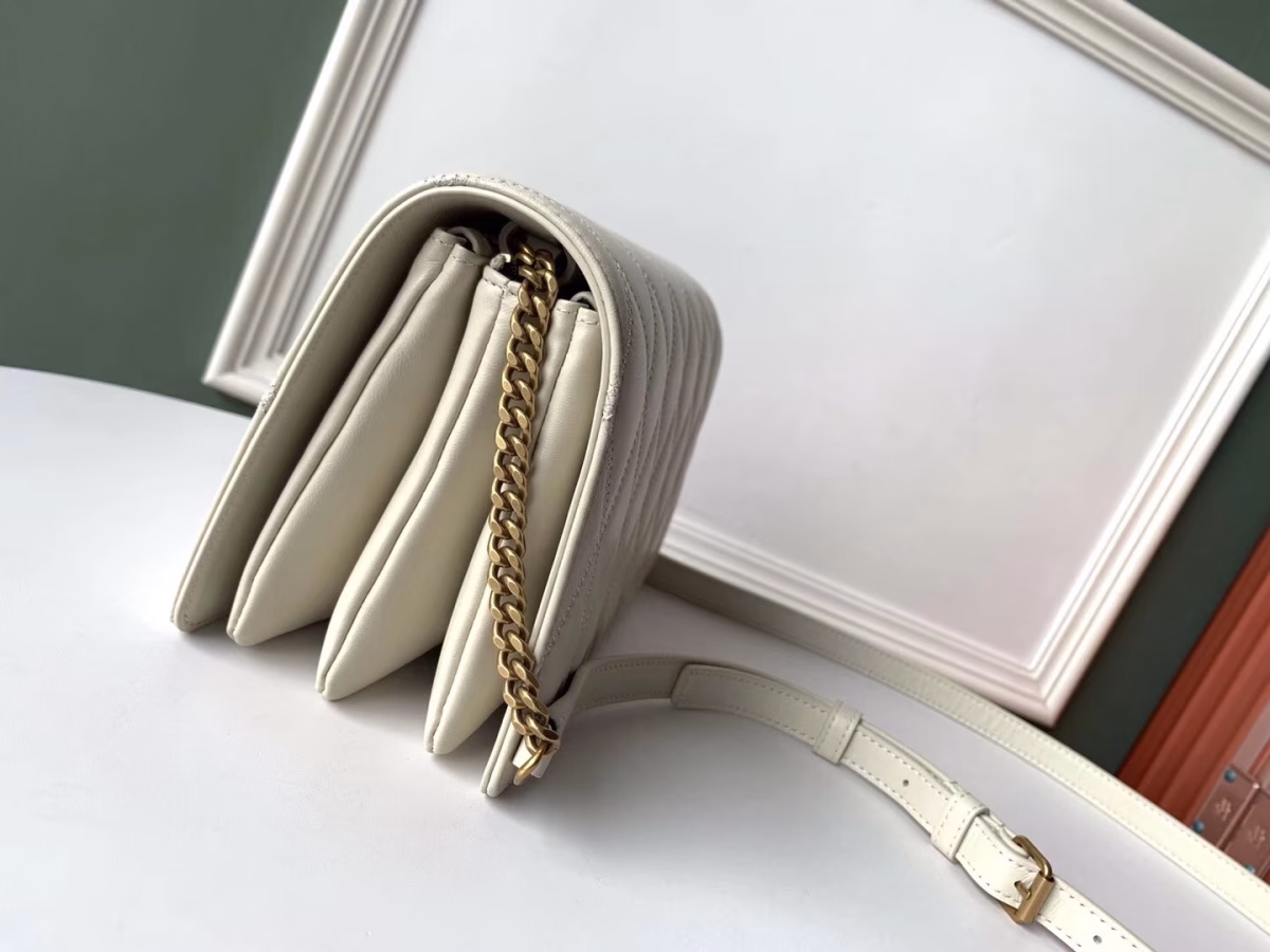 Saint Laurent Angie Chain Bag In White Diamond Lambskin - Image 3