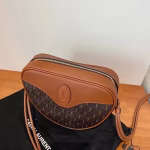 Saint Laurent Le Monogramme C?ur Bag In Canvas - Image 7