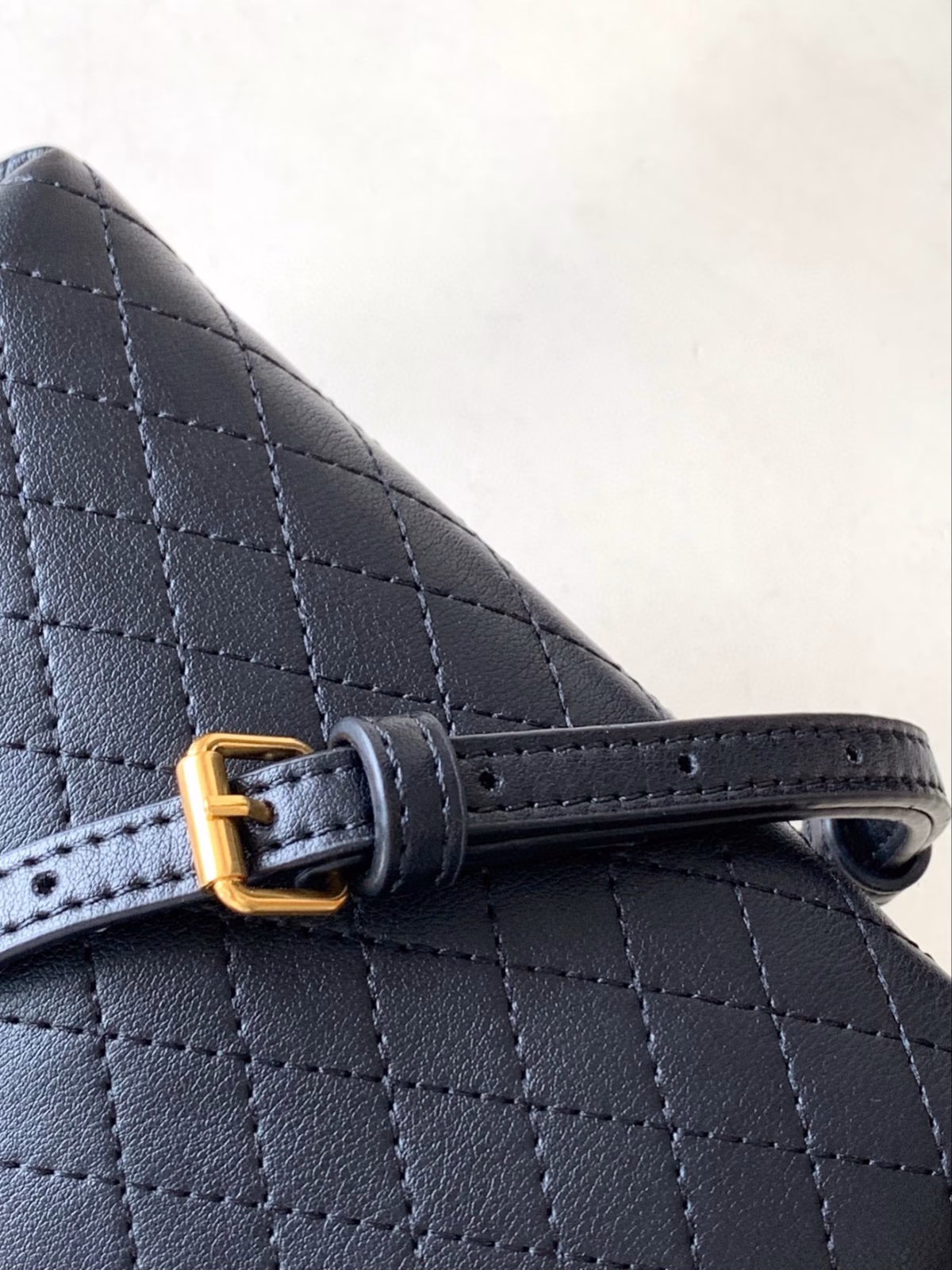 Saint Laurent Gaby Zipped Pouch in Black Quilted Lambskin - Image 7