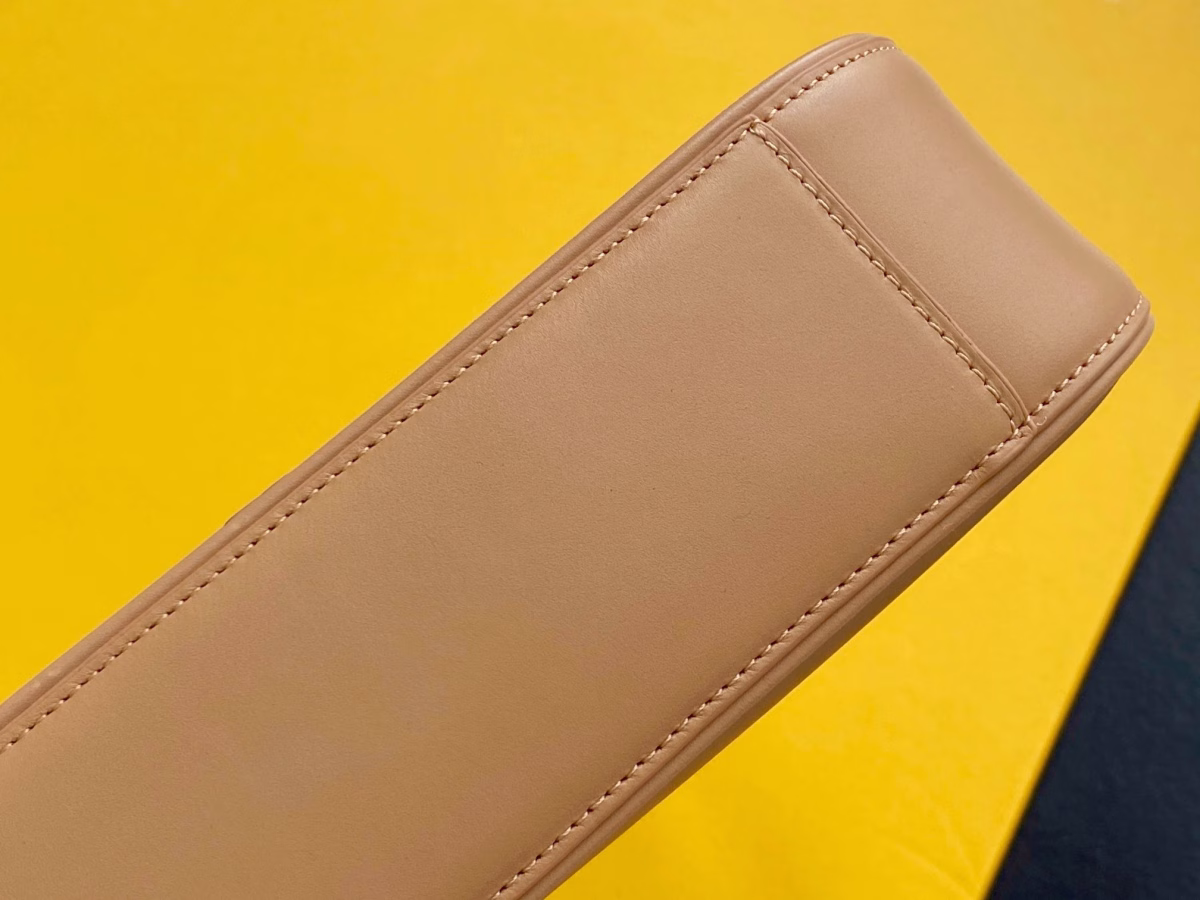 Saint Laurent Le 5 ? 7 Hobo Bag in Beige Smooth Leather - Image 8