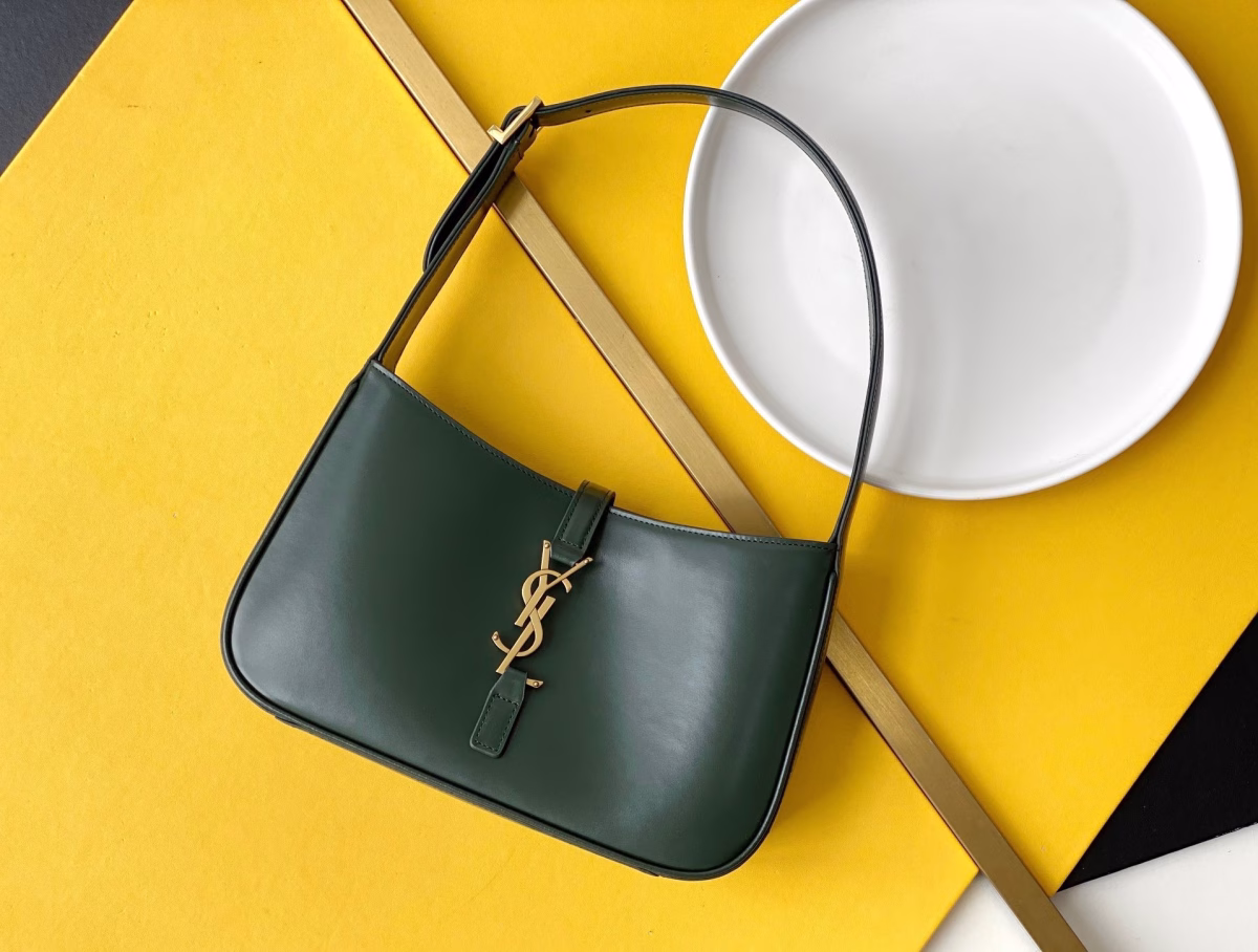 Saint Laurent Le 5 ? 7 Hobo Bag in Green Smooth Leather - Image 7