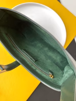 Saint Laurent Le 5 ? 7 Hobo Bag in Green Smooth Leather - Image 2